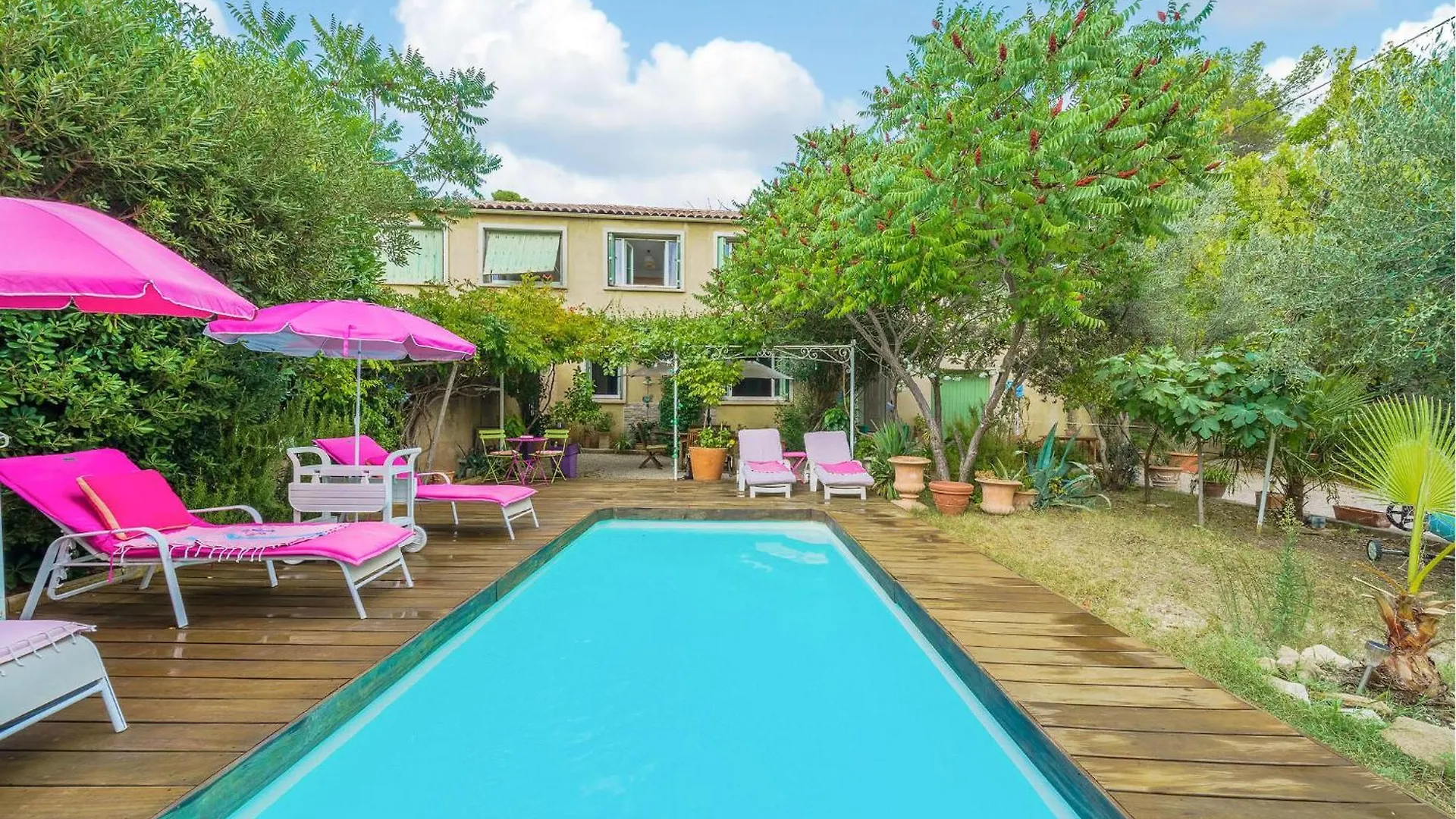 3 Bedroom Lovely Home In Aix-En-Provence